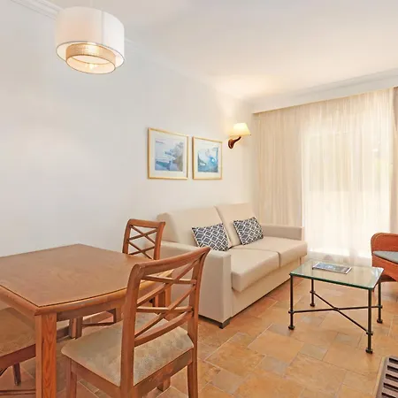 尼洛水疗集团酒店 4* 帕格拉