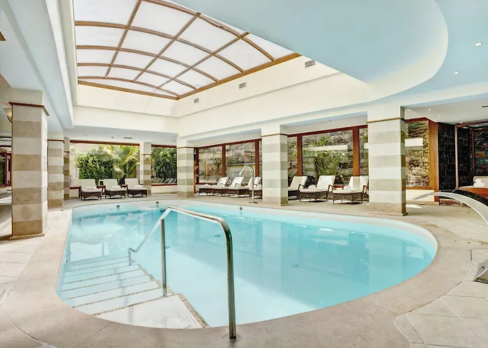 尼洛水疗集团酒店 4* 帕格拉