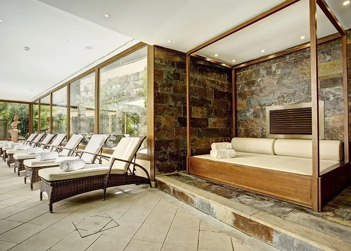 尼洛水疗集团酒店 4* 帕格拉