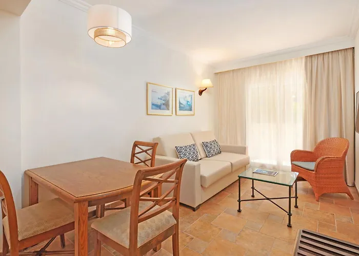 尼洛水疗集团酒店 4* 帕格拉