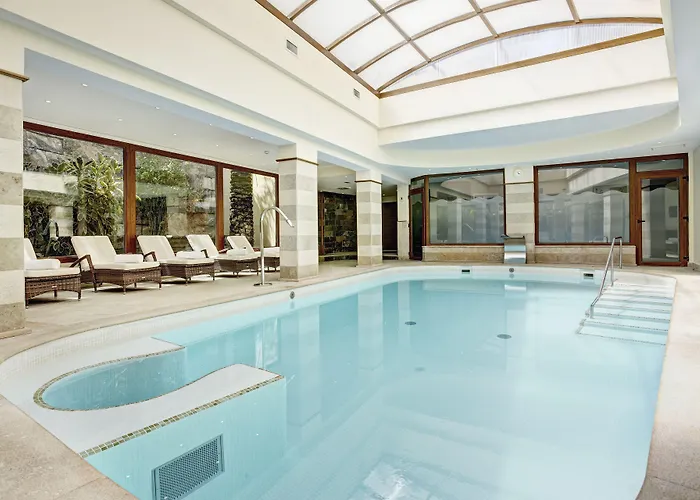 尼洛水疗集团酒店 4*